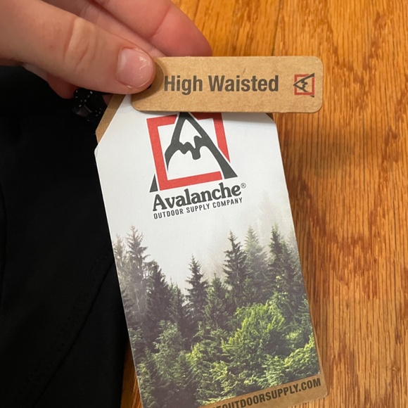 Avalanche Black Leggings - Picture 2 of 5